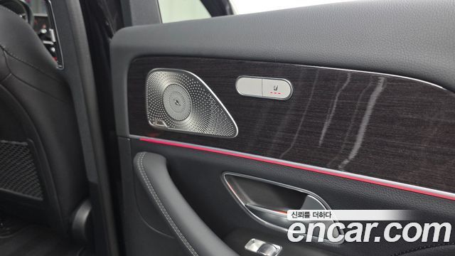 Mercedes-Benz GLE-Class 2021 — photo 25