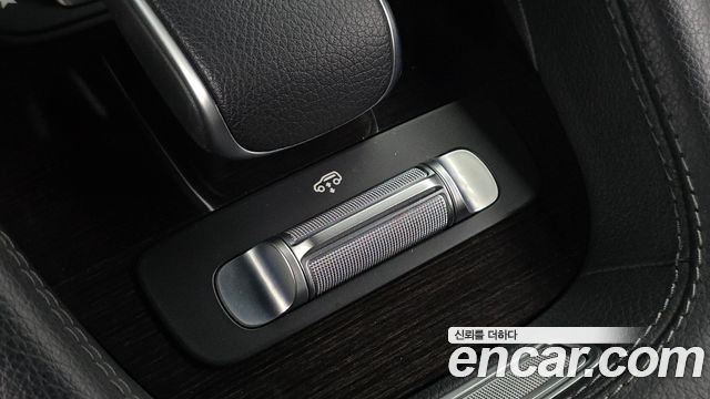 Mercedes-Benz GLE-Class 2021 — photo 31