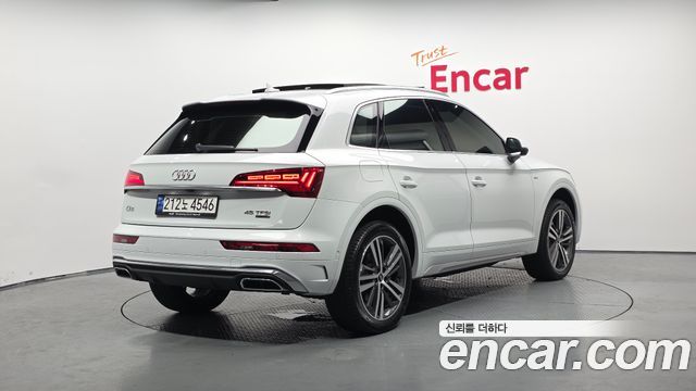 Audi Q5 2023 — photo 2