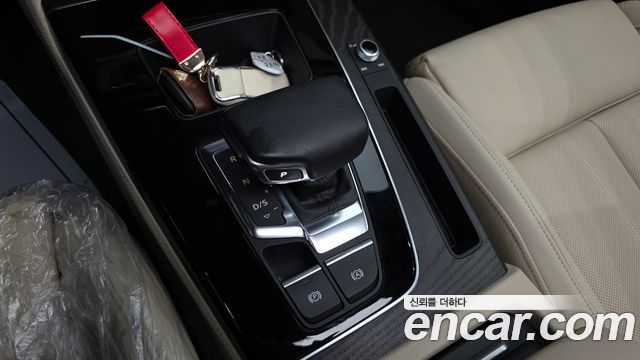 Audi Q5 2023 — photo 12
