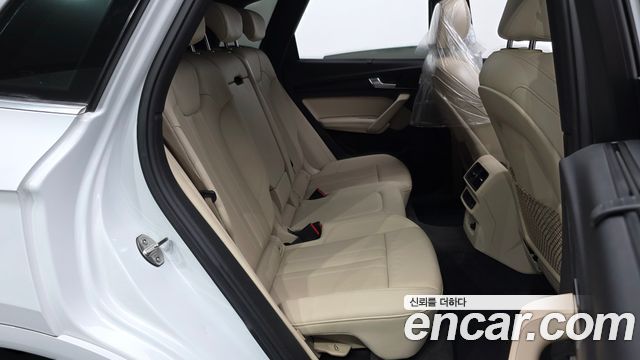 Audi Q5 2023 — photo 18