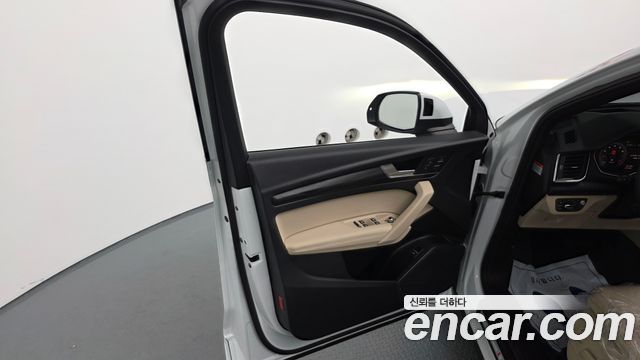 Audi Q5 2023 — photo 14