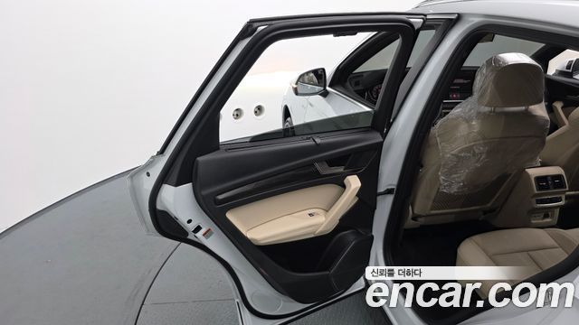 Audi Q5 2023 — photo 15