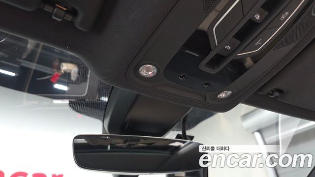 Audi Q5 2023 — photo 28