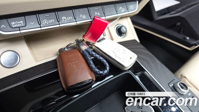 Audi Q5 2023 — photo 33