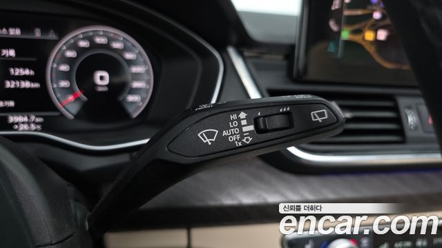 Audi Q5 2023 — photo 38