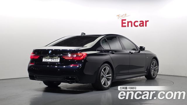 BMW 7-Series 2016 — photo 2
