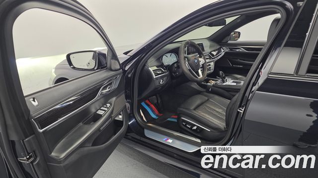 BMW 7-Series 2016 — photo 10