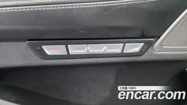 BMW 7-Series 2016 — photo 15
