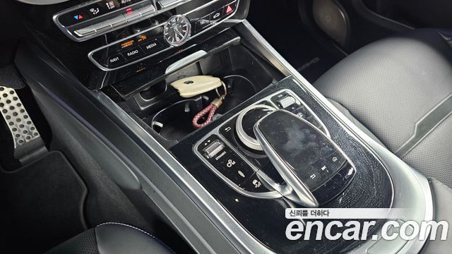 Mercedes-Benz G-Class 2021 — photo 12