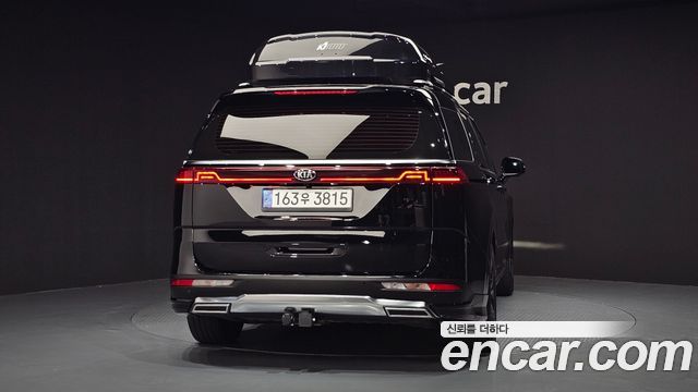 Kia Canival 2021 — photo 4