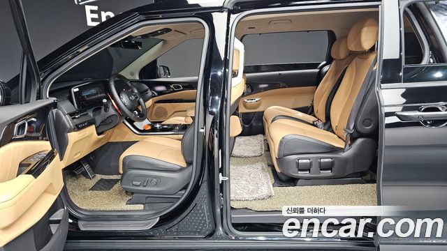 Kia Canival 2021 — photo 17
