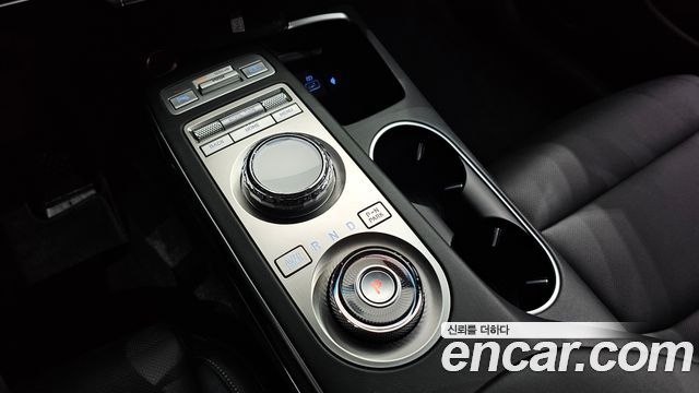 Genesis GV70 2023 — photo 9