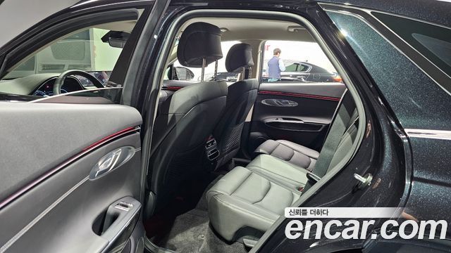 Genesis GV70 2023 — photo 12