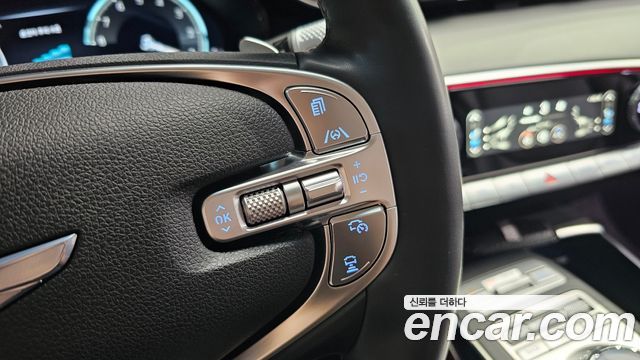 Genesis GV70 2023 — photo 16