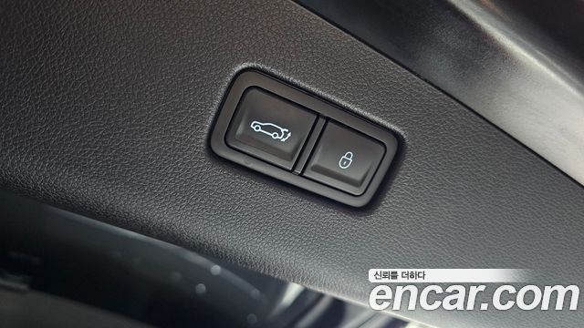 Genesis GV70 2023 — photo 17