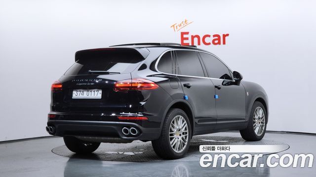 Porsche Cayenne 2016 — photo 2