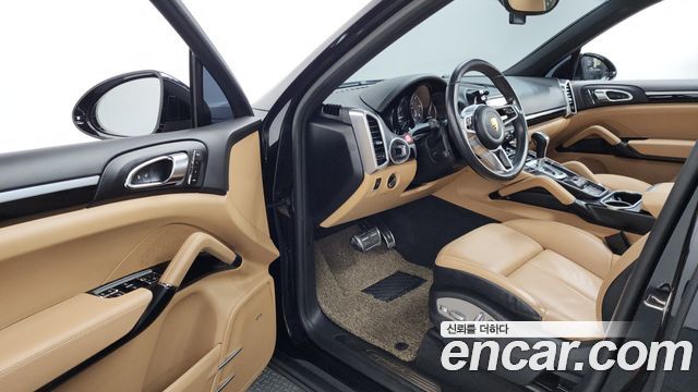 Porsche Cayenne 2016 — photo 10