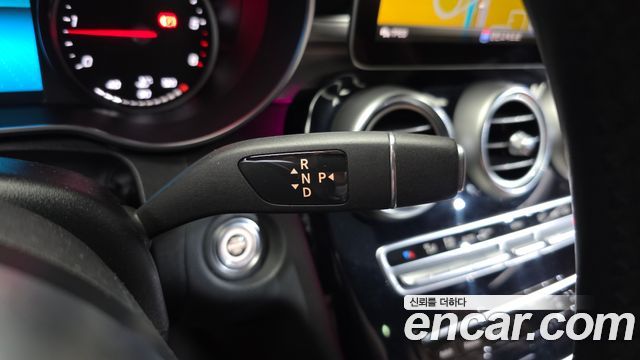 Mercedes-Benz C-Class 2019 — photo 12