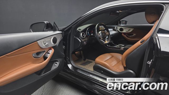 Mercedes-Benz C-Class 2019 — photo 13