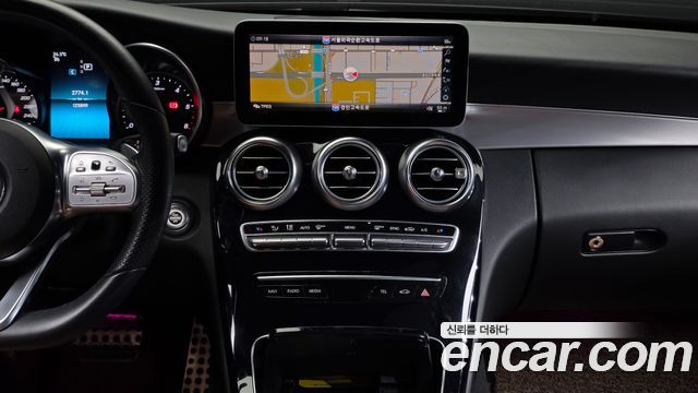Mercedes-Benz C-Class 2019 — photo 18