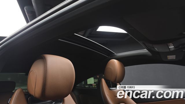 Mercedes-Benz C-Class 2019 — photo 21