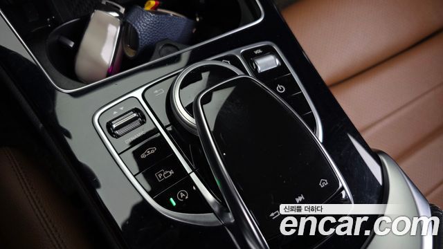 Mercedes-Benz C-Class 2019 — photo 24