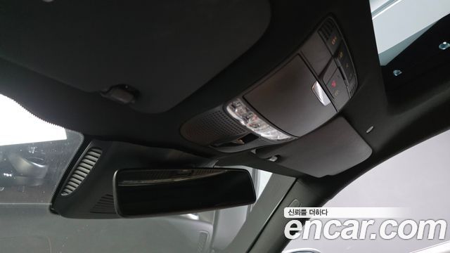 Mercedes-Benz C-Class 2019 — photo 25
