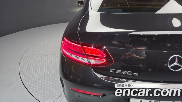 Mercedes-Benz C-Class 2019 — photo 9