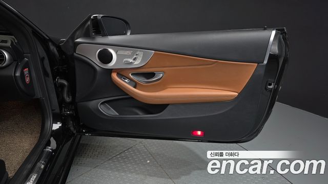 Mercedes-Benz C-Class 2019 — photo 14
