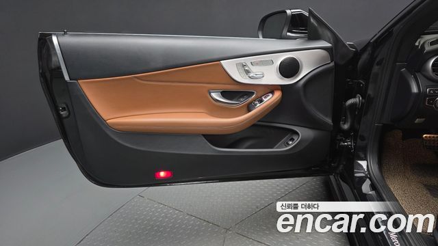 Mercedes-Benz C-Class 2019 — photo 15