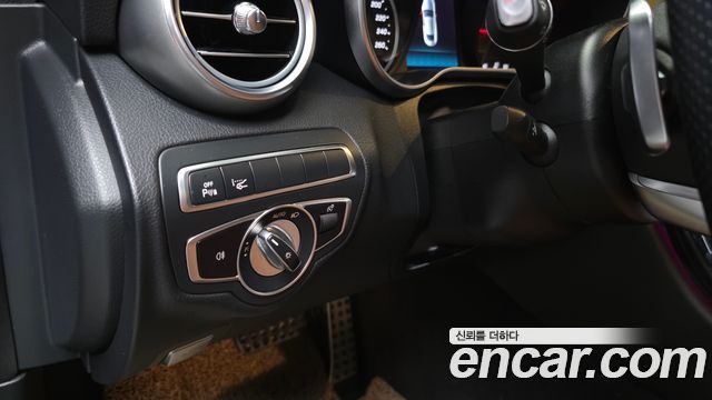 Mercedes-Benz C-Class 2019 — photo 30