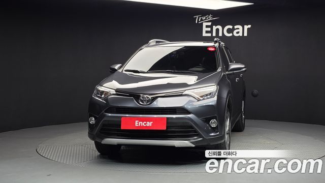 Toyota RAV4 2018 — photo 3