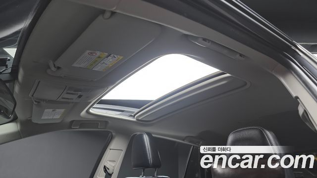 Toyota RAV4 2018 — photo 15