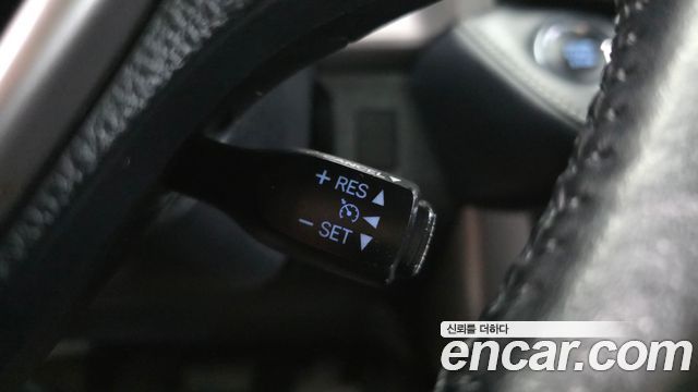 Toyota RAV4 2018 — photo 18