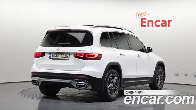 Mercedes-Benz GLB-Class 2022 — photo 2