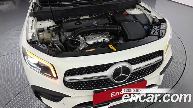 Mercedes-Benz GLB-Class 2022 — photo 6