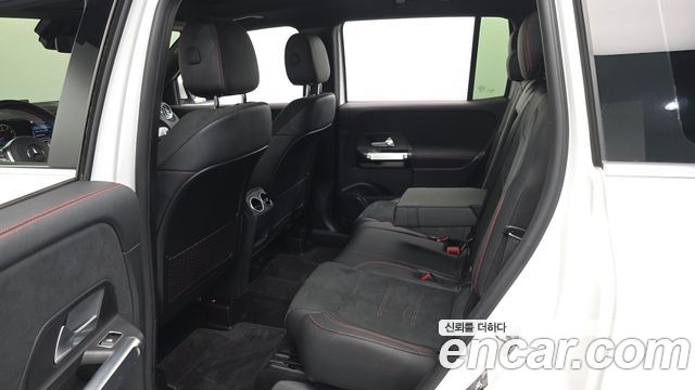 Mercedes-Benz GLB-Class 2022 — photo 17