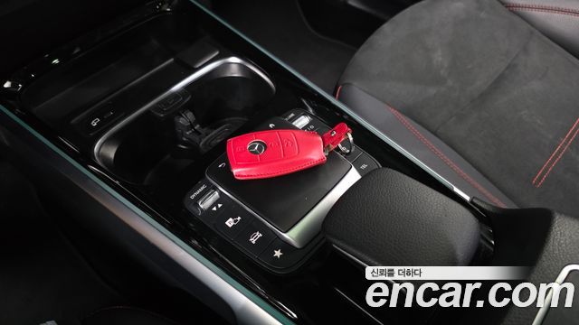 Mercedes-Benz GLB-Class 2022 — photo 29
