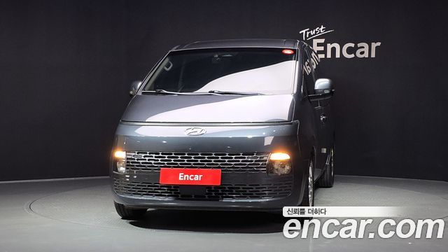 Hyundai Staria 2022 — photo 3