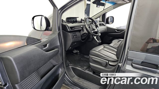 Hyundai Staria 2022 — photo 13