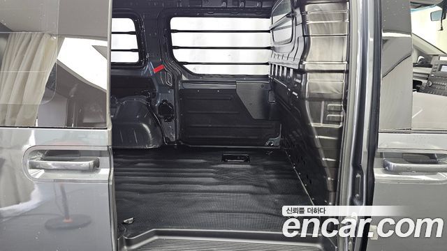 Hyundai Staria 2022 — photo 18