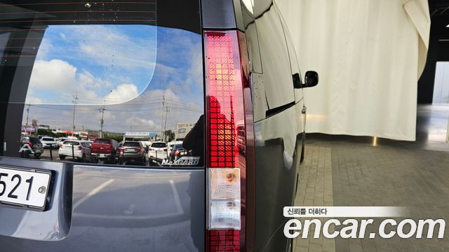 Hyundai Staria 2022 — photo 9