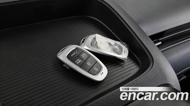 Hyundai Staria 2022 — photo 31