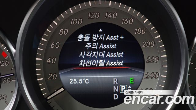 Mercedes-Benz CLS-Class 2016 — photo 16