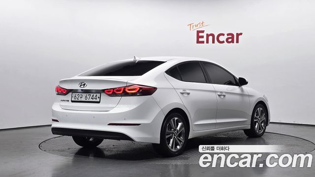 Hyundai AVANTE 2018 — photo 2