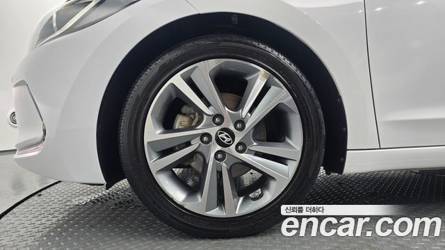 Hyundai AVANTE 2018 — photo 5