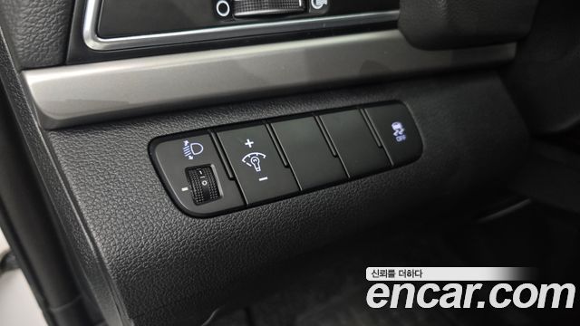 Hyundai AVANTE 2018 — photo 14