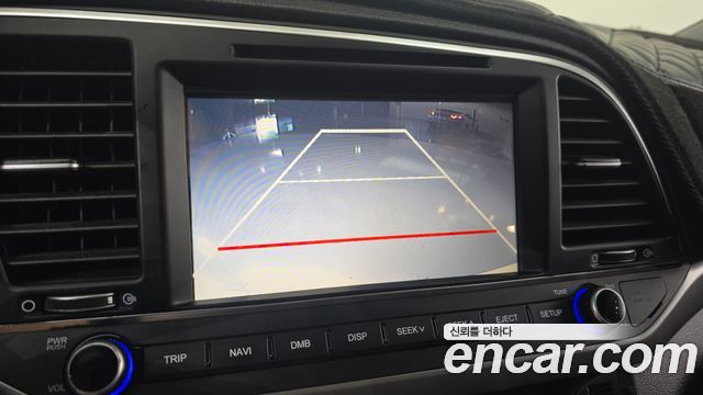 Hyundai AVANTE 2018 — photo 16
