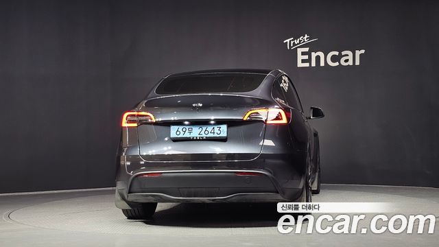 Tesla Model Y 2025 — photo 4
